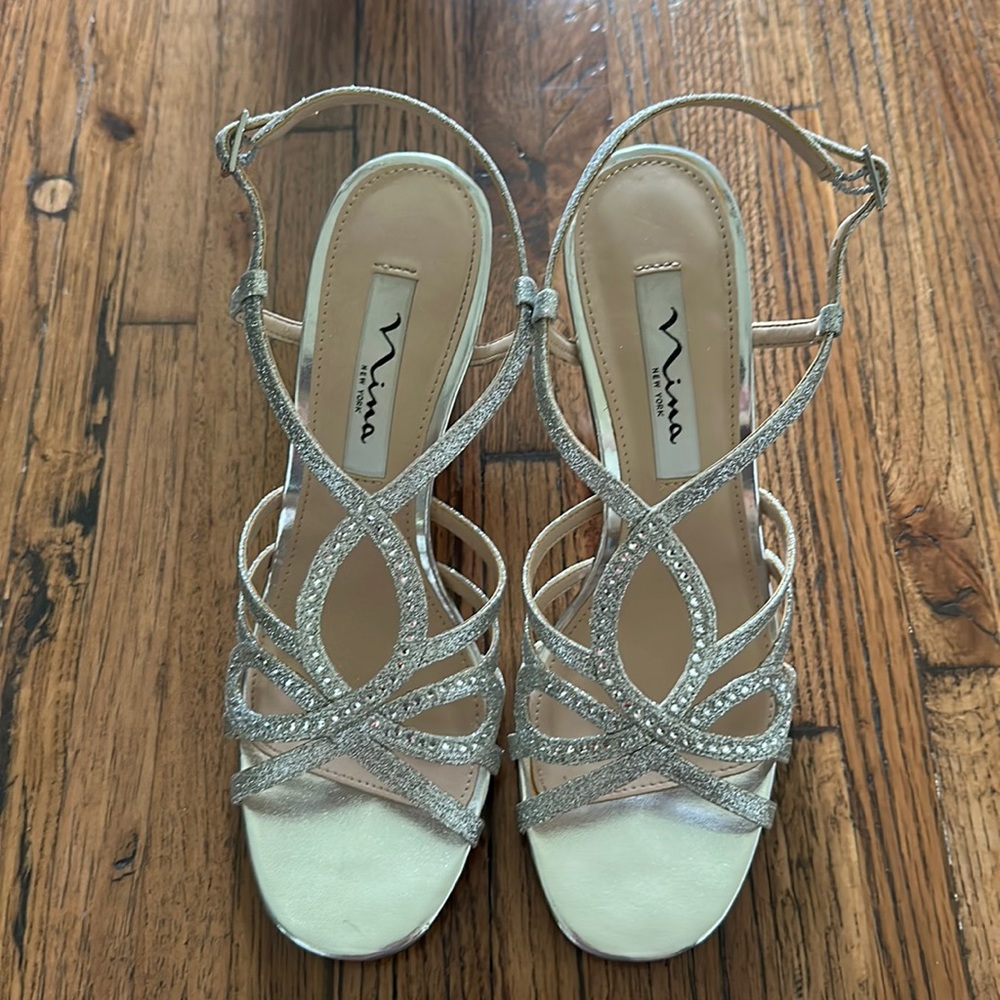 New In Box- Nina Amabel Silver Glitter Heels- 6.5